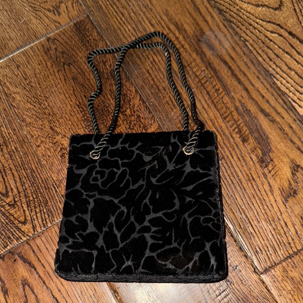 SWEE LO NEW YORK Elegant Black Velvet Women's Bag